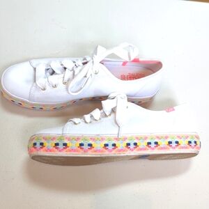 Keds Triple Kick platform embroidered sneakers. Sz 9.5